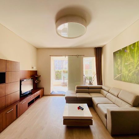 קובנה Great Flat With Terrace In Oldtown-Prime Rentals מראה חיצוני תמונה