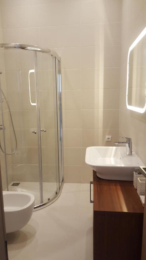 קובנה Great Flat With Terrace In Oldtown-Prime Rentals מראה חיצוני תמונה